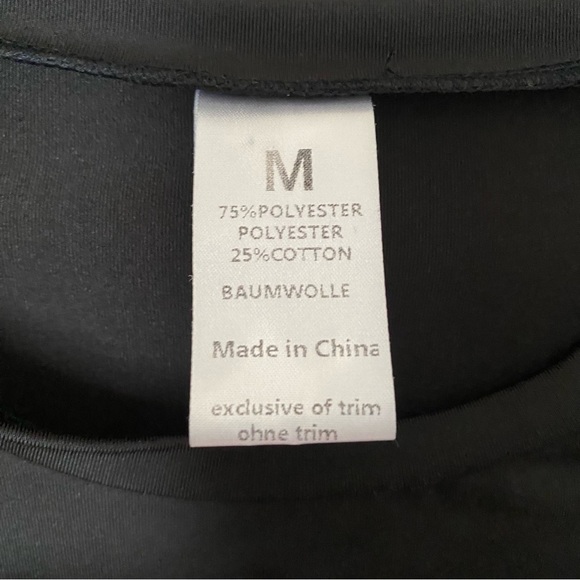 Black Long Sleeve Sport Cut Out Strappy Top in Médium - Picture 8 of 11